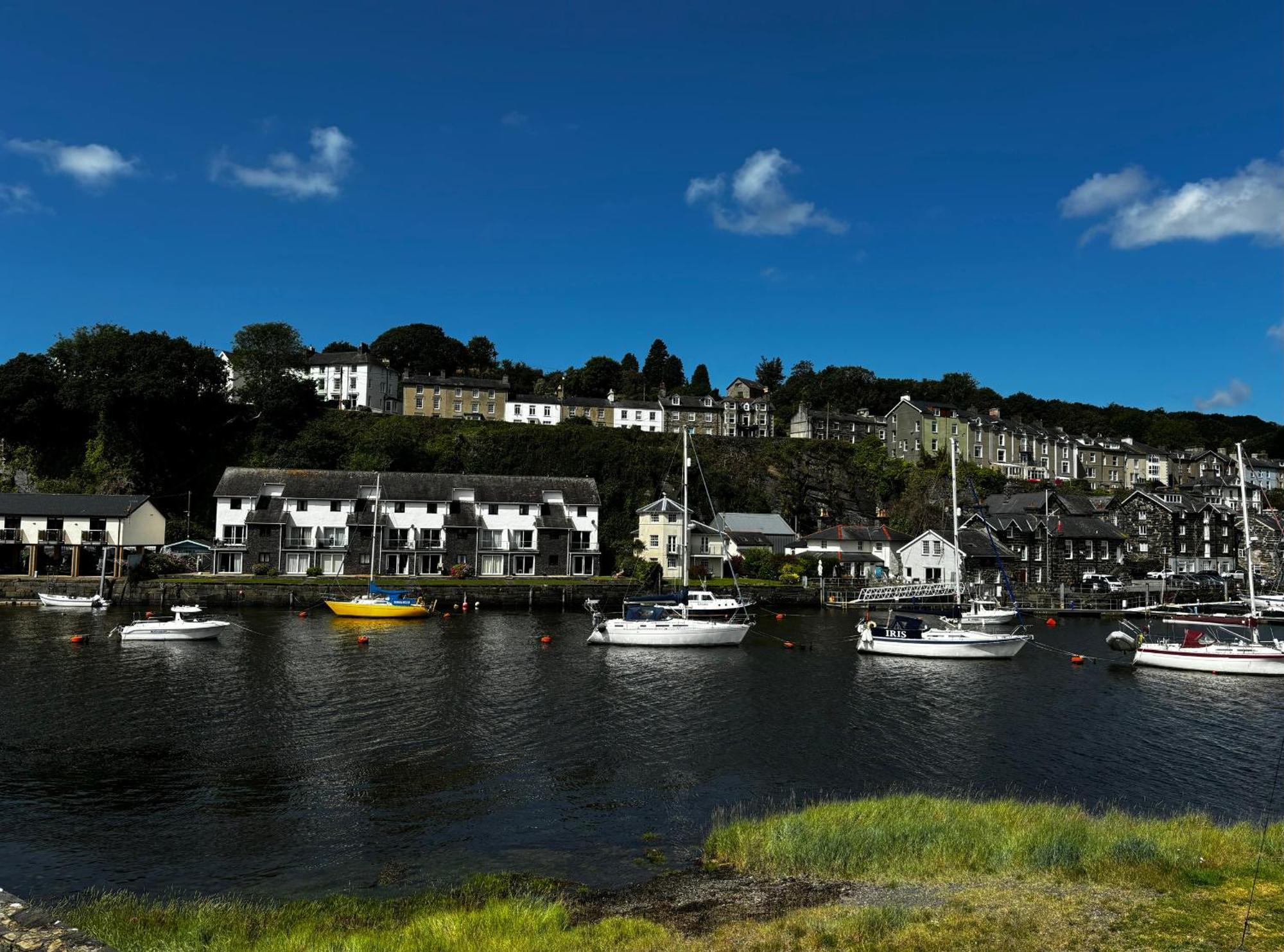 Harbwr Hideaway Apartment Porthmadog Exterior photo