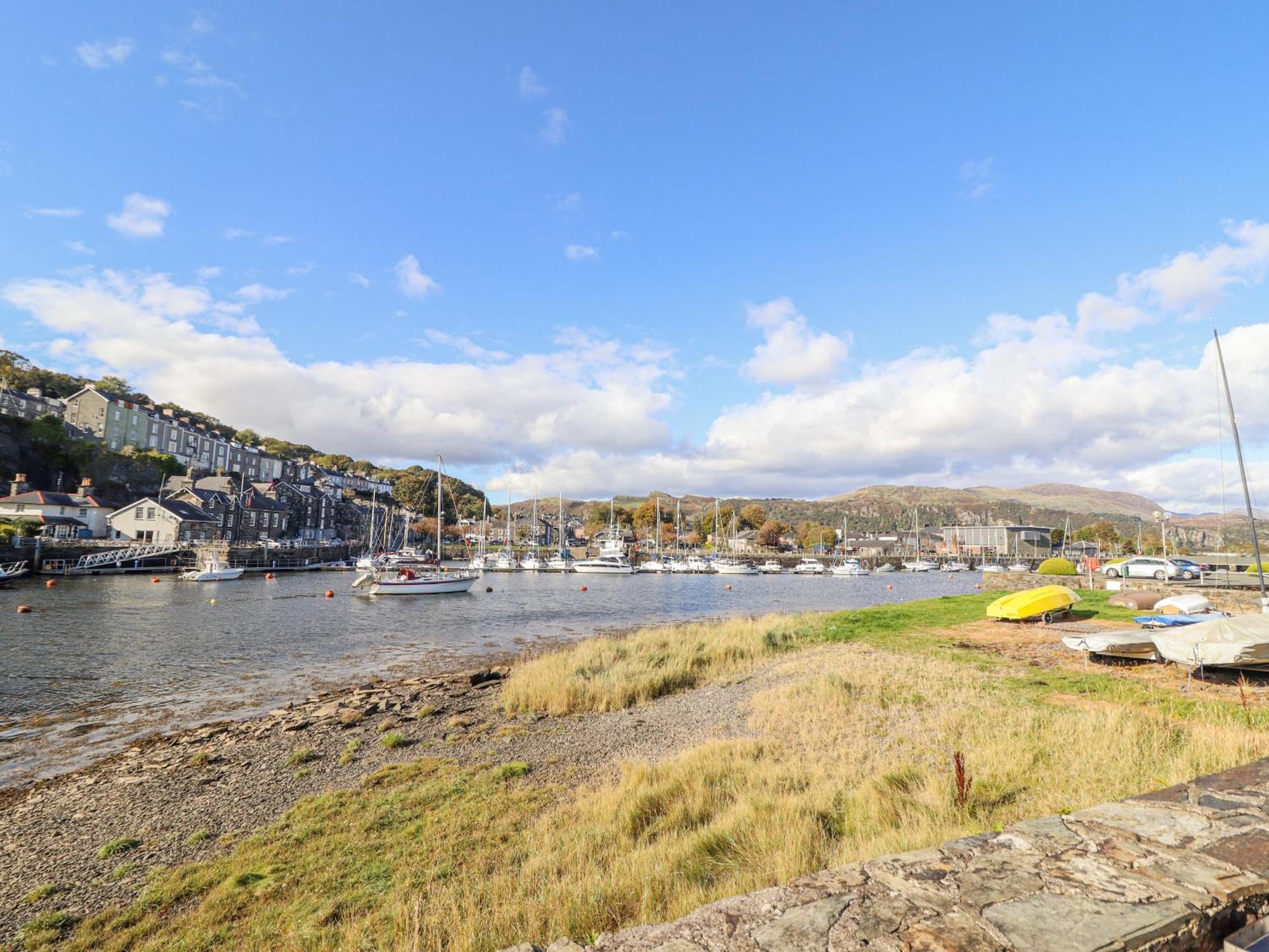 Harbwr Hideaway Apartment Porthmadog Exterior photo